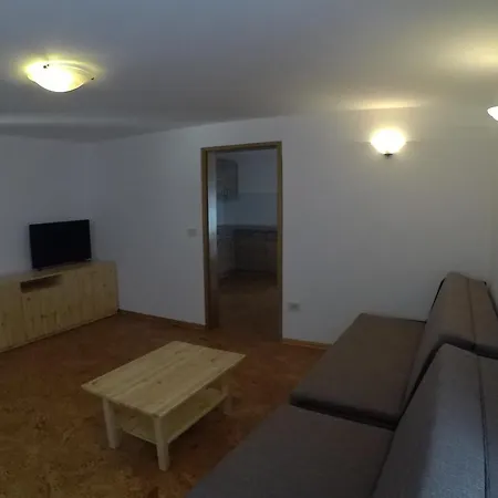 Lesjakova Domacija
