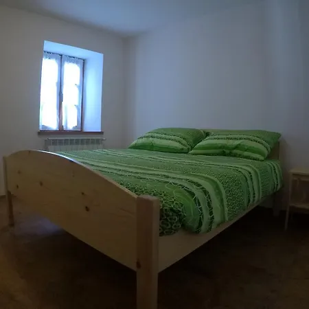 Lesjakova Domacija 펜션 보베츠
