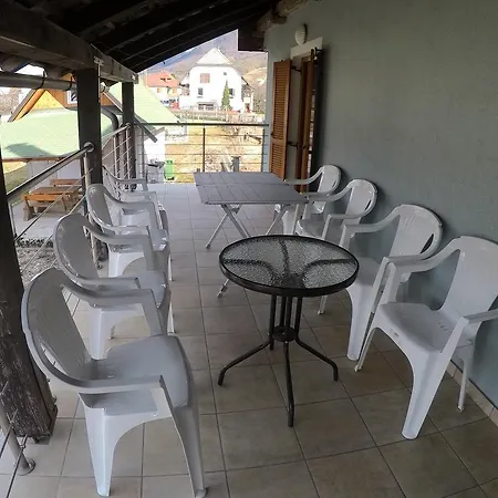 Lesjakova Domacija بوويتش