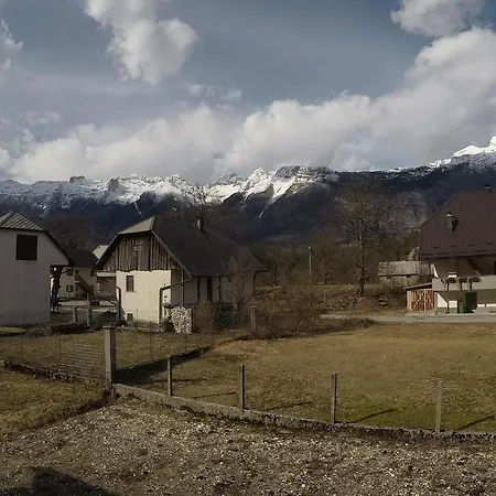 Lesjakova Domacija Bovec