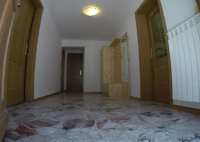 Lesjakova Domacija Ferienhaus *