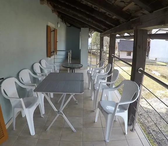 Lesjakova Domacija Ferienhaus Bovec